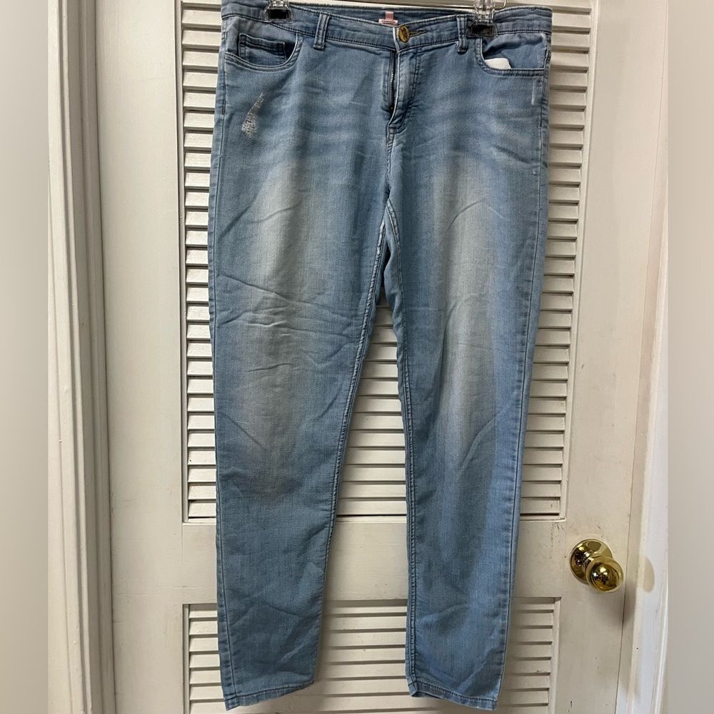 Juicy Couture 8 light wash